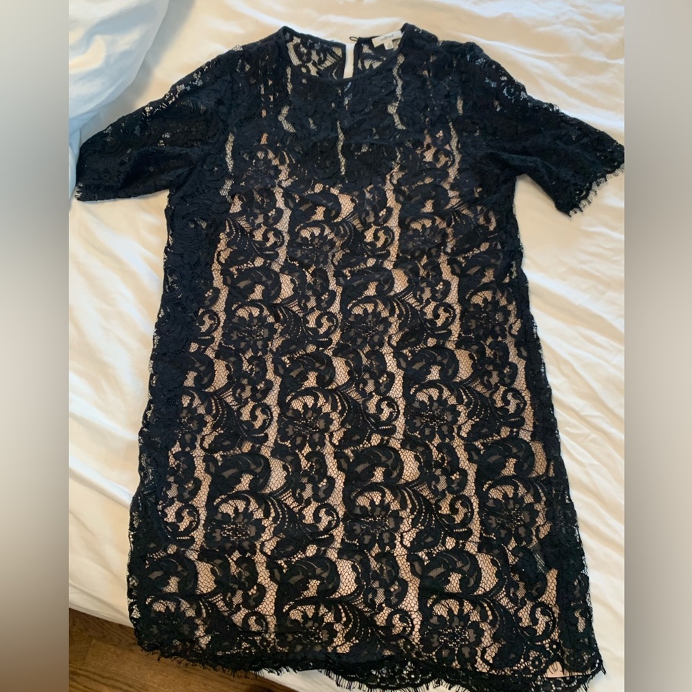 Aritzia dress size medium